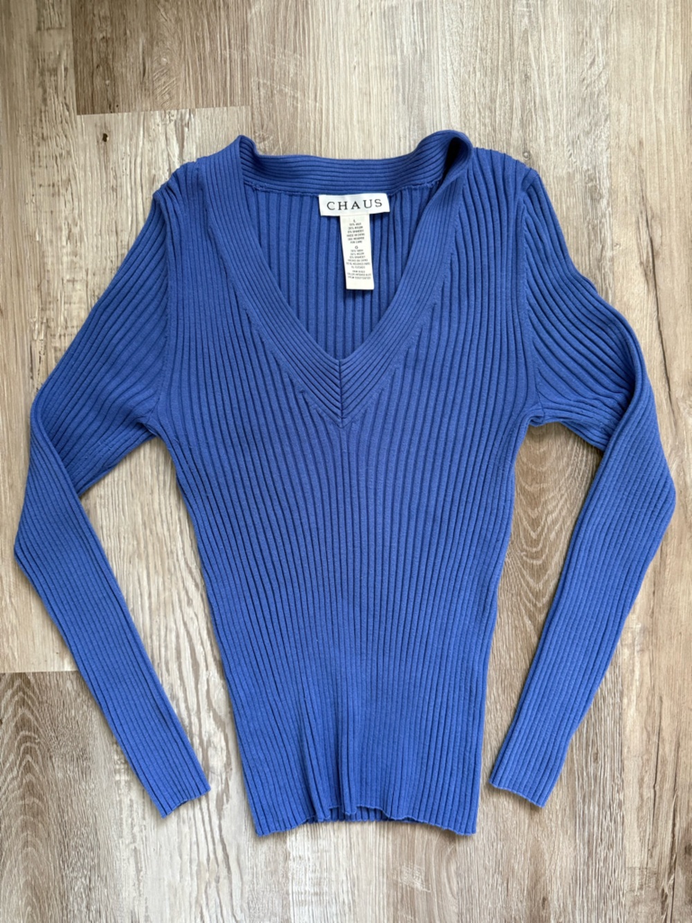 Chaus Ribbed V-Neck Long Sleeve Sweater in Blue